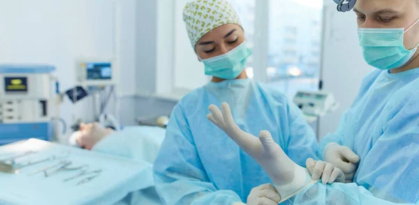 Chirurgo Maschile Sullo Sfondo Sala Operatoria — Foto Stock