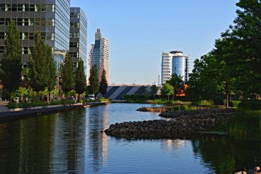 Şehrin ortasında dinlenme alanı..