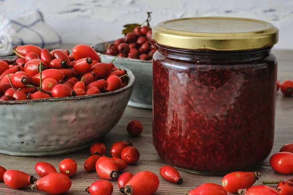 Tarro Jalea Casera Con Bayas Rojas — Foto de Stock