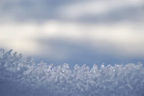 降雪后冰晶质感 冬季自然背景 选择性焦点 — 图库照片