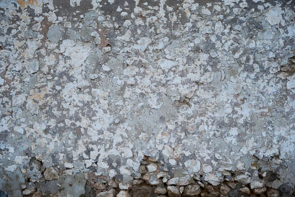 Oude Traditionele Kalkstenen Muur Met Schilferende Pleister Witte Rustieke Achtergrond — Stockfoto