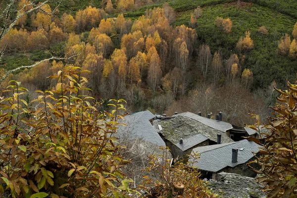 Small Village Mountain Traditional Black Slate Roofs Autumnal Rural Scenery — Photo