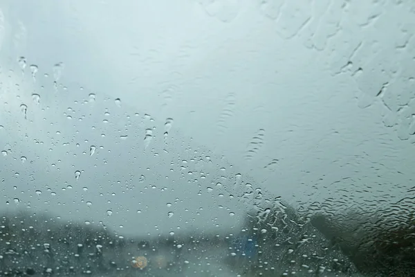 Condução Com Chuva Visibilidade Estrada Escorregadia Gotículas Pára Brisas Carro — Fotografia de Stock