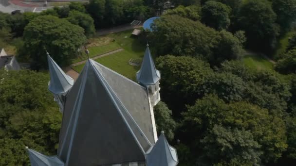 Le monument historique a été construit en 1897 par Christian Hjerrild Clausen qui avait été inspiré par Nurembergs Nassauer Haus — Video