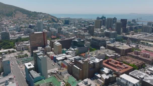 Olika Byggnader Staden Flygbilder Centrum Och Havskusten Bakgrunden Kapstaden Sydafrika — Stockvideo