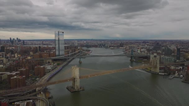 Αεροφωτογραφία Των Δύο Όμορφων Μεγάλων Οδικών Γεφυρών Πάνω Από Ανατολικό — Αρχείο Βίντεο