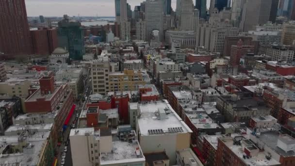 城市里各种建筑物的空中升降画面 城市的住宅和办公大楼 纽约市 曼哈顿 — 图库视频影像