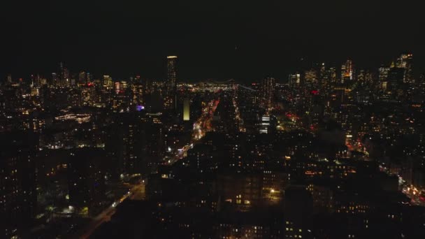 Filmato Panoramico Aereo Della Grande Città Notte Centinaia Luci Colorate — Video Stock