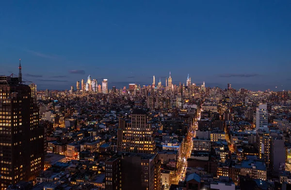 Panoramabilder Metropol Efter Solnedgången Toppar Skyskrapor Tända Sista Solstrålarna Manhattan — Stockfoto