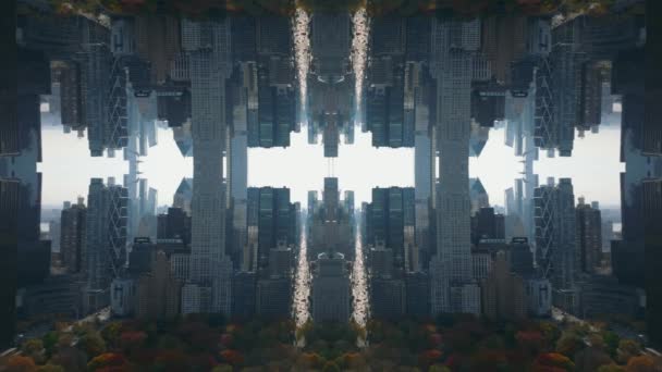 Wolkenkratzer Der Innenstadt Vor Hellem Himmel Und Herbstliches Laub Bäumen — Stockvideo