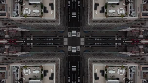 Birds Eyes Shot Vehicles Passing Symmetrical Crossroad Tall Buildings City — 비디오