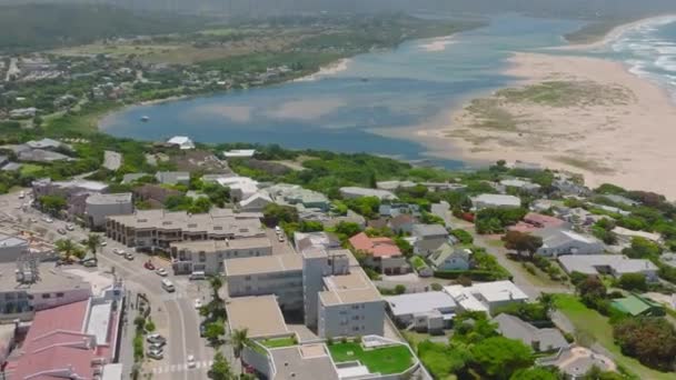 Aerial Footage Residential Borough Hill Seaside Buildings Coastal Town Plettenberg — стоковое видео