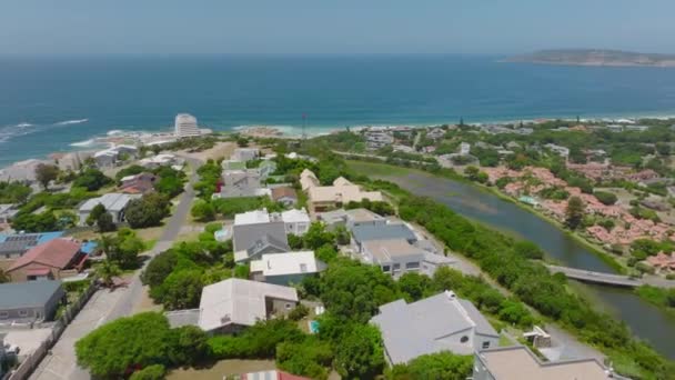 Cinematic Shot Town Development Aerial View Houses Coastal City Plettenberg — Stockvideo