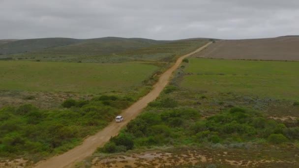Forwards Tracking Big Passenger Car Driving Path Landscape Dirt Road — ストック動画