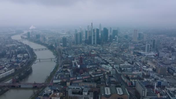 Fliegen Sie Über Metropolen Wolkenkratzer Der Innenstadt Überragen Die Stadtentwicklung — Stockvideo