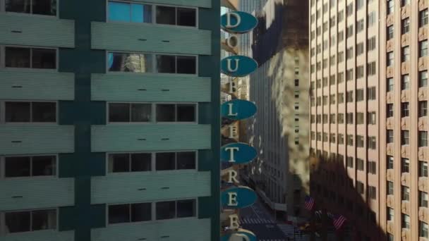 Facade Windows Sliding Reveal Avenue High Rise Chrysler Building Distance — Video Stock