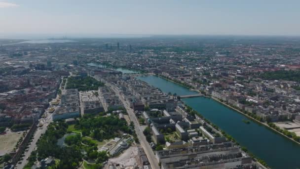 Terbang Tinggi Atas Metropolis Pemandangan Panorama Udara Dari Kota Besar — Stok Video