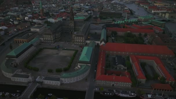 Christiansborg Válečné Muzeum Borsenovy Budovy Ostrově Slotsholmen Výšky Naklonit Odhalit — Stock video