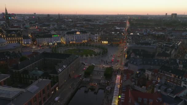 Filmisk Billede Byen Skumringen Luftfoto Kongen Nytrov Torv Trafik Byens – Stock-video