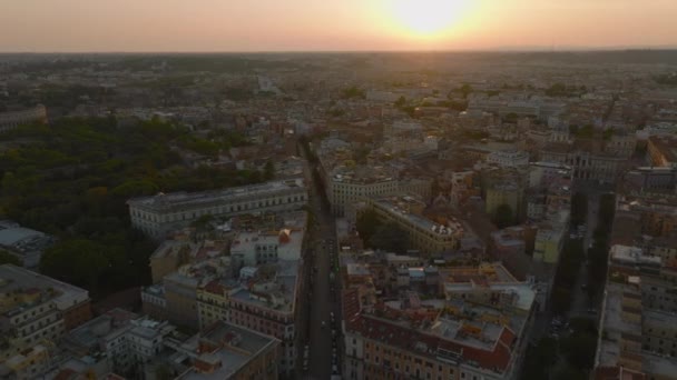 Luchtfoto Van Straten Gebouwen Esquilino Romantisch Uitzicht Tegen Ondergaande Zon — Stockvideo