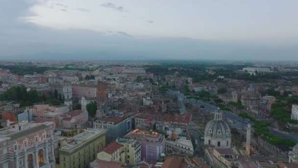 Zoom Sur Ville Lever Soleil Suivi Unité Train Banlieue Approchant — Video