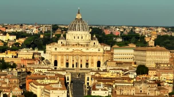 Vergrößerte Aufnahme Der Majestätischen Petersbasilika Und Des Petersplatzes Vatikan Berühmtes — Stockvideo