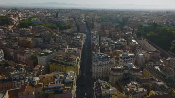 Tarihi Şehir Ilçesinin Hava Panoramik Görüntüleri Forvetler Caddenin Üzerinden Uçar — Stok video