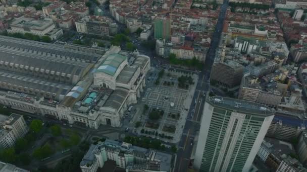 Αεροφωτογραφία Του Ιστορικού Κτιρίου Του Milano Centrale Σιδηροδρομικό Σταθμό Και — Αρχείο Βίντεο