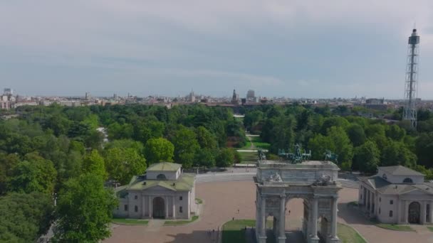 Leť Přes Arco Della Pace Piazza Sempione Letecký Pohled Zelené — Stock video