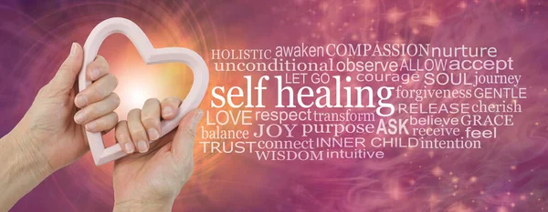 Self Help Healing Word Cloud Női Kéz Kezében Egy Halvány — Stock Fotó