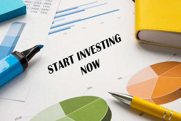 Start Investing Now Mondat Oldalon — Stock Fotó