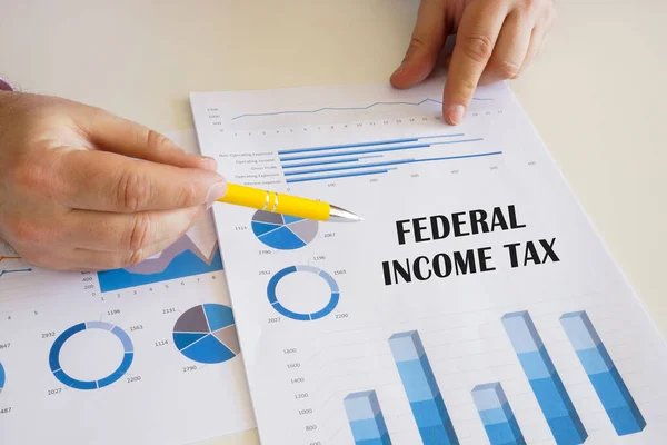 Obchodní Koncept Federal Income Tax Frází Grafu — Stock fotografie