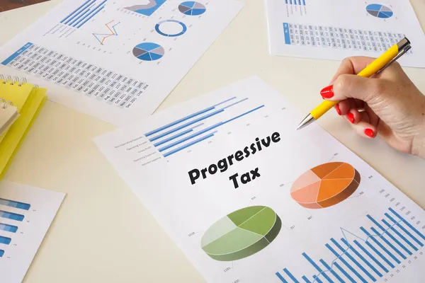 Bedrijfsconcept Progressieve Belasting Met Ondertekening Van Het Financieel Document — Stockfoto