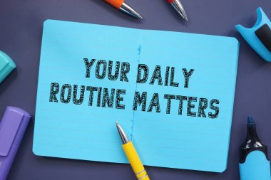 Günlük rutininiz hakkındaki kavramsal fotoğraf Yazılı ifade ile önemlidir.