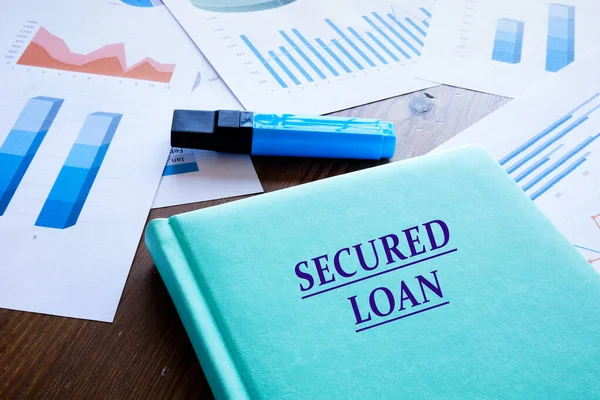 Koncepcja Biznesowa Secured Loan Napisem Książce — Zdjęcie stockowe