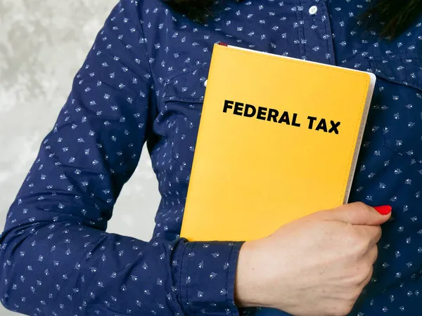 Financieel Concept Federal Tax Met Zin Het Stuk Papier — Stockfoto