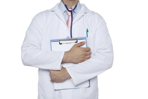 Retrato de médico júnior confiante, segurando prancheta — Fotografia de Stock