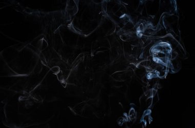 dumanı siyah arkaplanda
