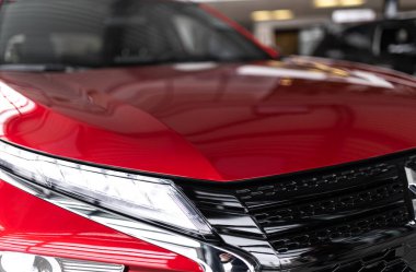 Vinnytsia, Ukrayna - 14 Nisan 2022: Yepyeni Mitsubishi Eclipse Cross. Ayrıntılar. LED farları, tampon, kaput, radyatör ızgarası, stop lambaları, yan kanatlar, aynalar.