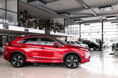 Vinnytsia, Ukrayna - 14 Nisan 2022: Yepyeni Mitsubishi Eclipse Cross. Ayrıntılar. LED farları, tampon, kaput, radyatör ızgarası, stop lambaları, yan kanatlar, aynalar.