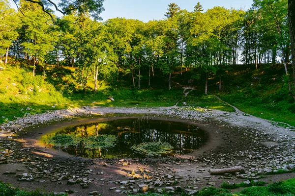Kaali Veld Van Meteoriet Kraters Saaremaa Estland Tijdens Zonnige Zomerochtend — Stockfoto