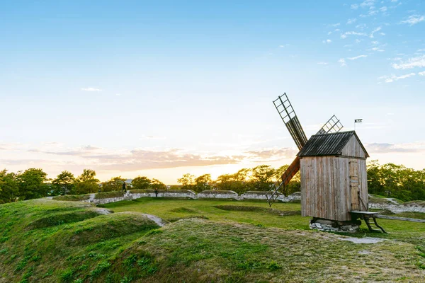 Fortification Médiévale Château Kuressaare Saaremaa Estonie Tours Moulins Vent Murs Images De Stock Libres De Droits