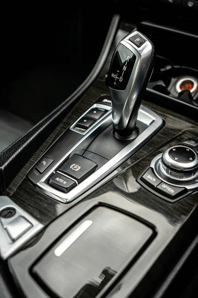 Control Panel Dashboard Car Fragment Automatic Transmission Gear Shift Car — Zdjęcie stockowe