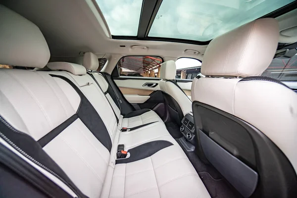 Car Interior Prestige Modern Car Comfortable Leather Seats Black Cockpit — Stock Photo, Image