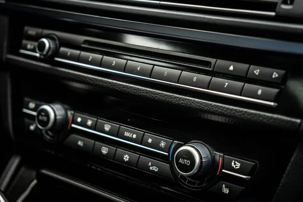 Control Panel Dashboard Car Fragment Automatic Transmission Gear Shift Car —  Fotos de Stock