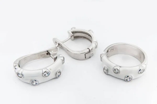 Stříbrná Kolekce Šperků Krystaly Stylu Minimalismu Stříbrná Sada Náušnic Stříbrný — Stock fotografie