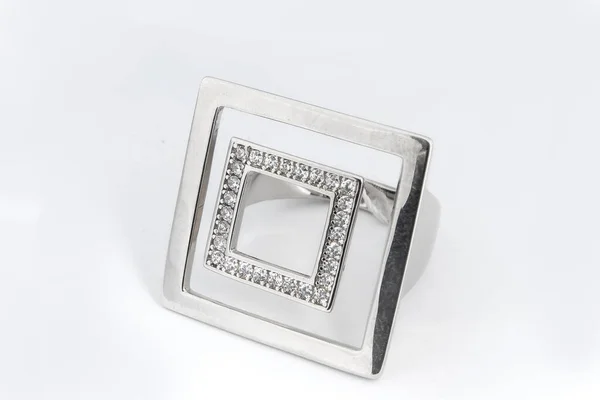 Stříbrný Minimalismus Diamantový Prsten Izolované Bílé Pozadí — Stock fotografie