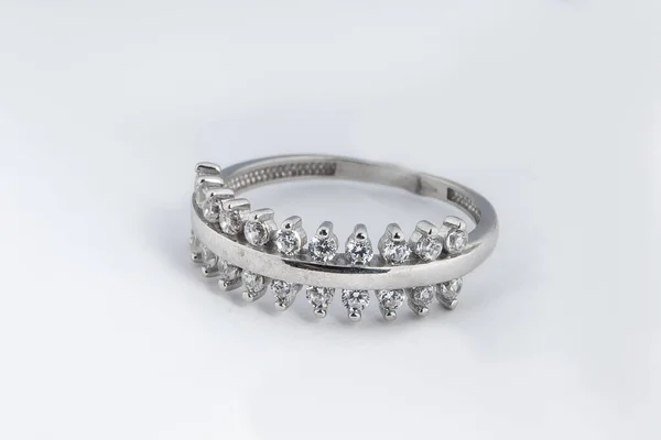 Zilveren Diamanten Ring Geïsoleerde Witte Achtergrond Zilveren Sieraden Mode Ring — Stockfoto