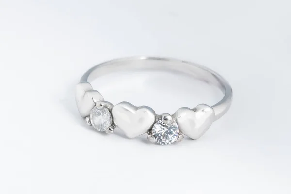 Silberner Diamantring Isoliert Weißer Hintergrund Silberschmuckmodenring — Stockfoto