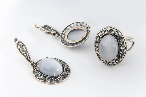 Elegantes Schmuckset Aus Weißgoldring Halsketten Ohrringe Mit Diamanten Silberschmuck Mit — Stockfoto